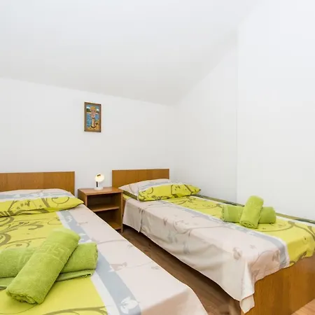 Slatine 1126b Apartment *