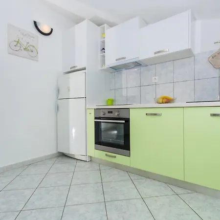 Slatine 1126b Apartment