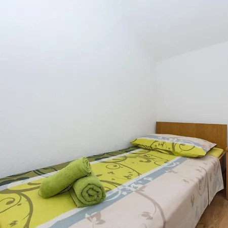 Slatine 1126b Apartment *