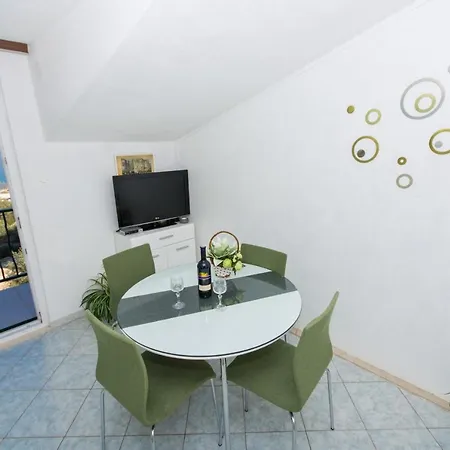 Slatine 1126b Apartment