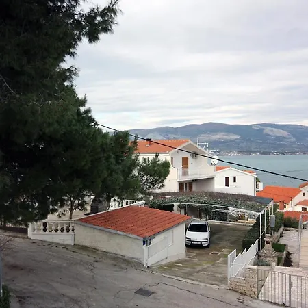 Slatine 1126b Apartment *