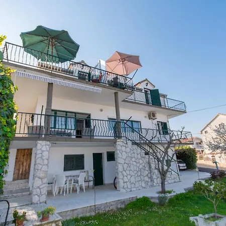 Slatine 1126b Lägenhet Trogir
