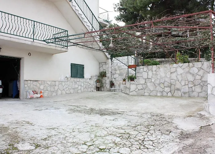 Slatine 1126b Daire Trogir